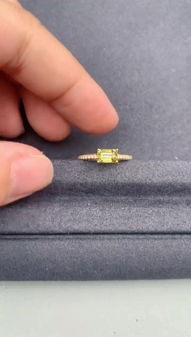 戒指彩色蓝宝石18K金镶嵌1.1ct 黄蓝宝石戒指GA