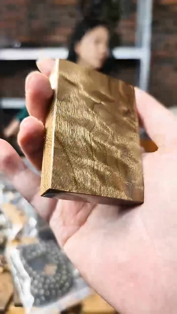 【闪购商品】金丝楠无事牌手把件