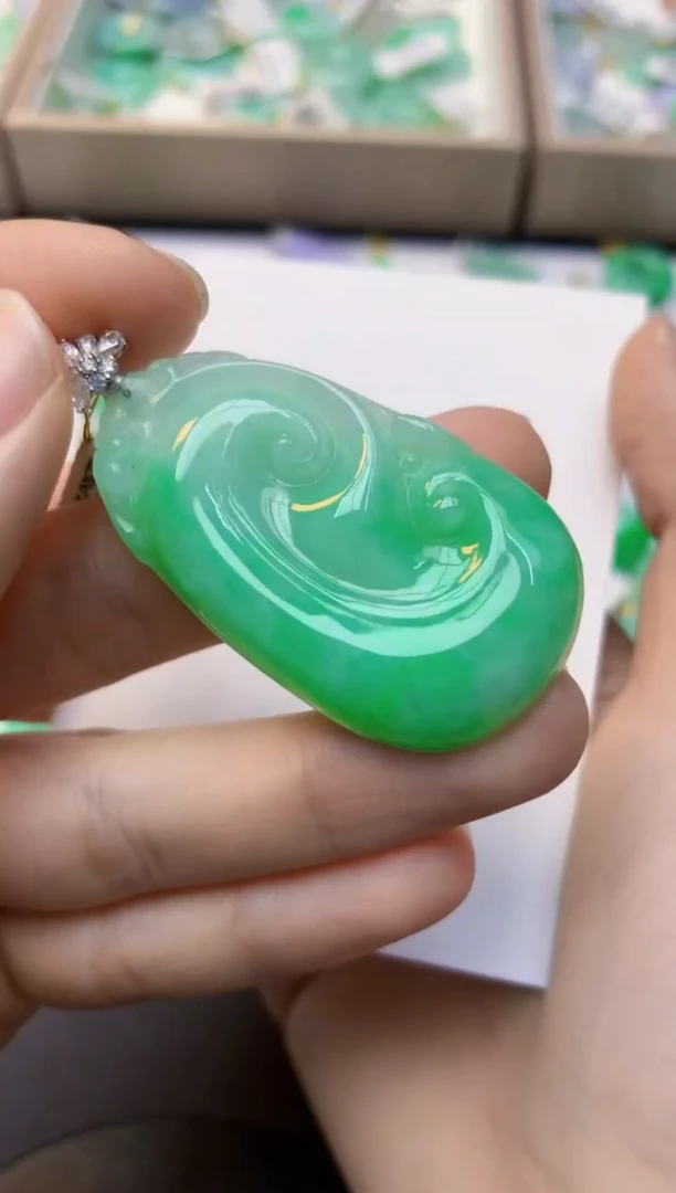 颈饰18K金镶嵌翡翠天然缅甸A货翡翠百元以上9元证书费自理