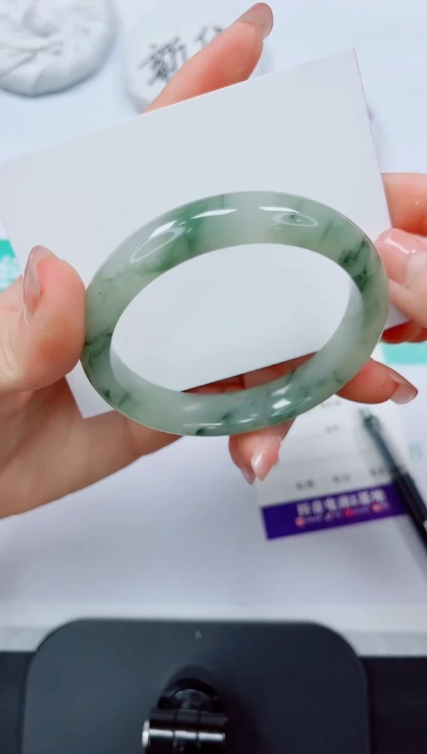 石英质玉手镯未镶嵌174/58.6