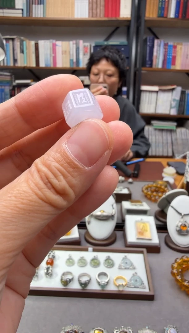 颈饰未镶嵌翡翠配珠9