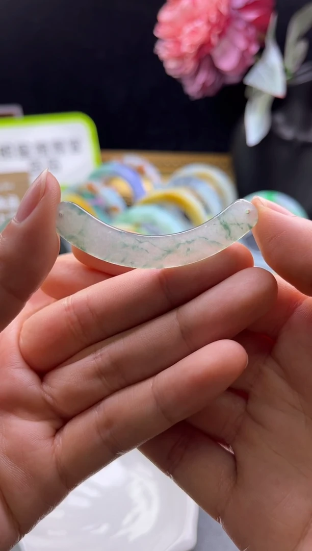 未镶嵌挂件翡翠玉璜-编绳