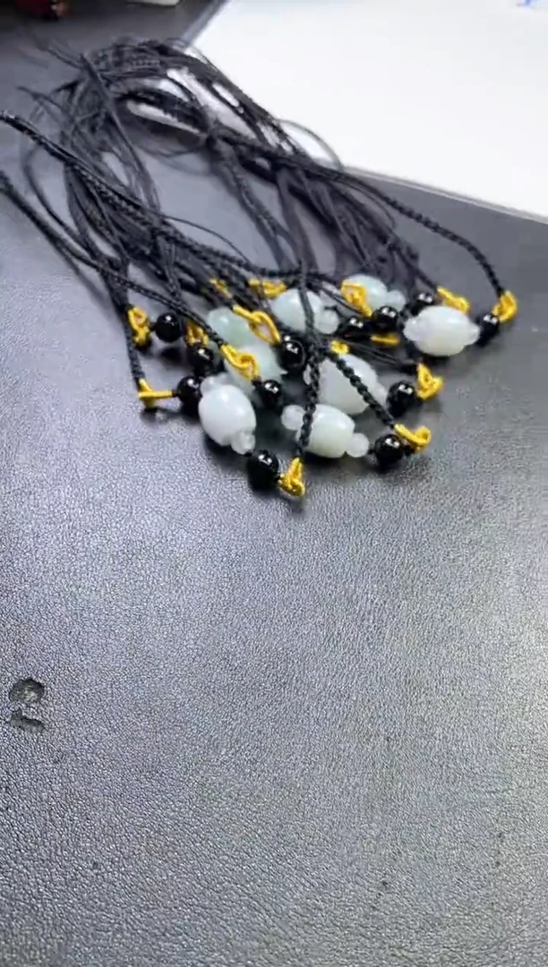 翡翠未镶嵌颈饰路路通多样性发一件