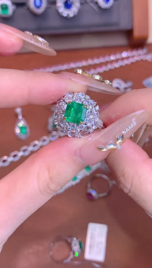 【闪购商品】祖母绿戒指18K金镶嵌2.01ct哥伦比亚