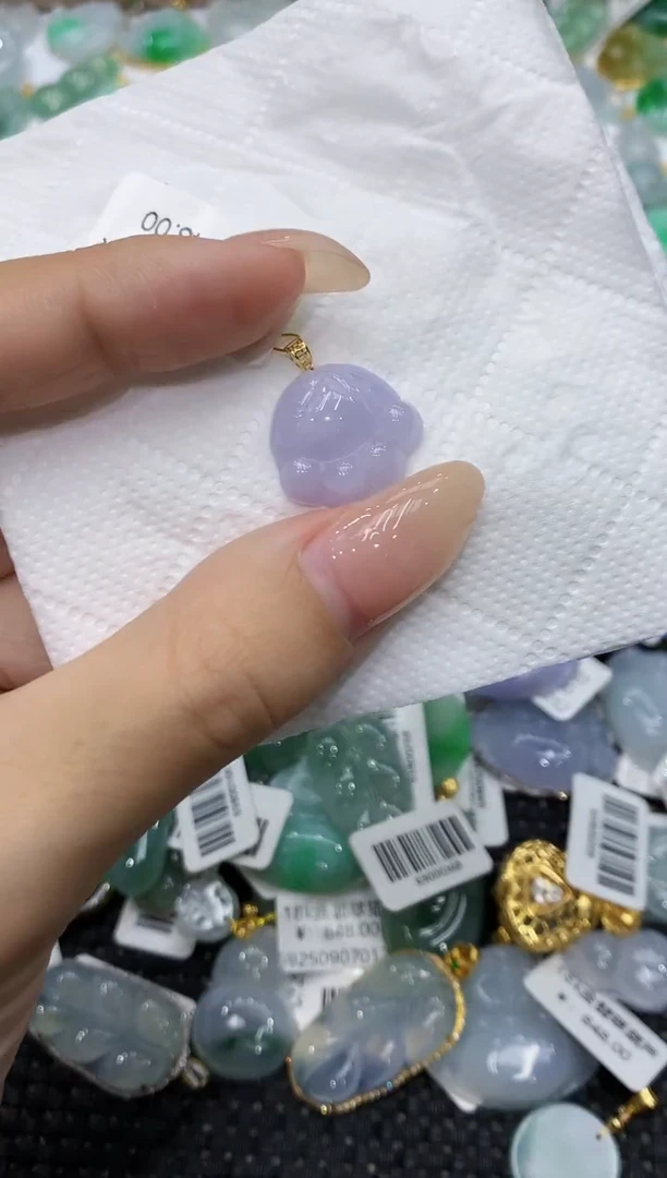 颈饰18K金镶嵌翡翠111111111111