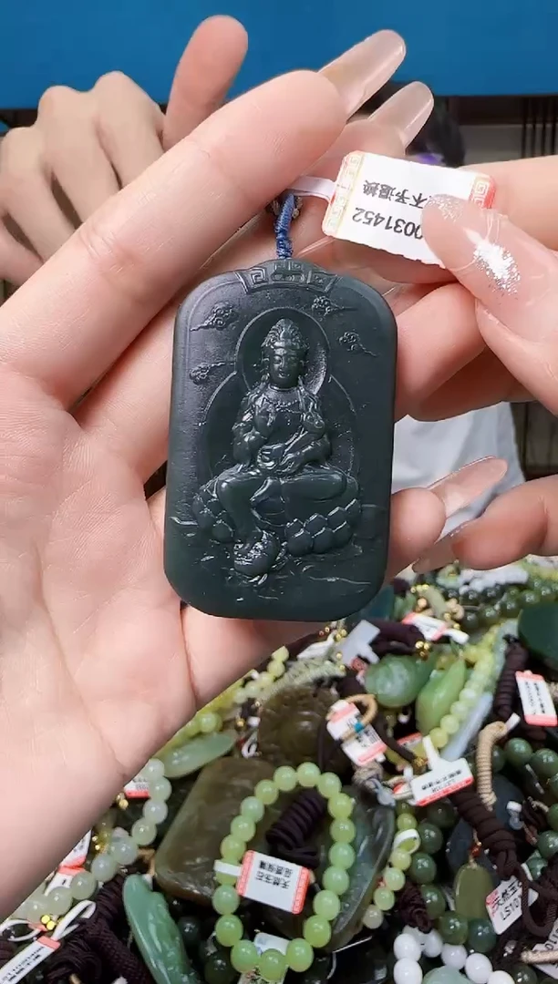 颈饰未镶嵌和田玉多样性发一