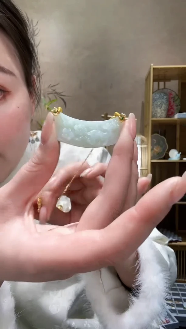 【闪购商品】翡翠颈饰未镶嵌吊坠