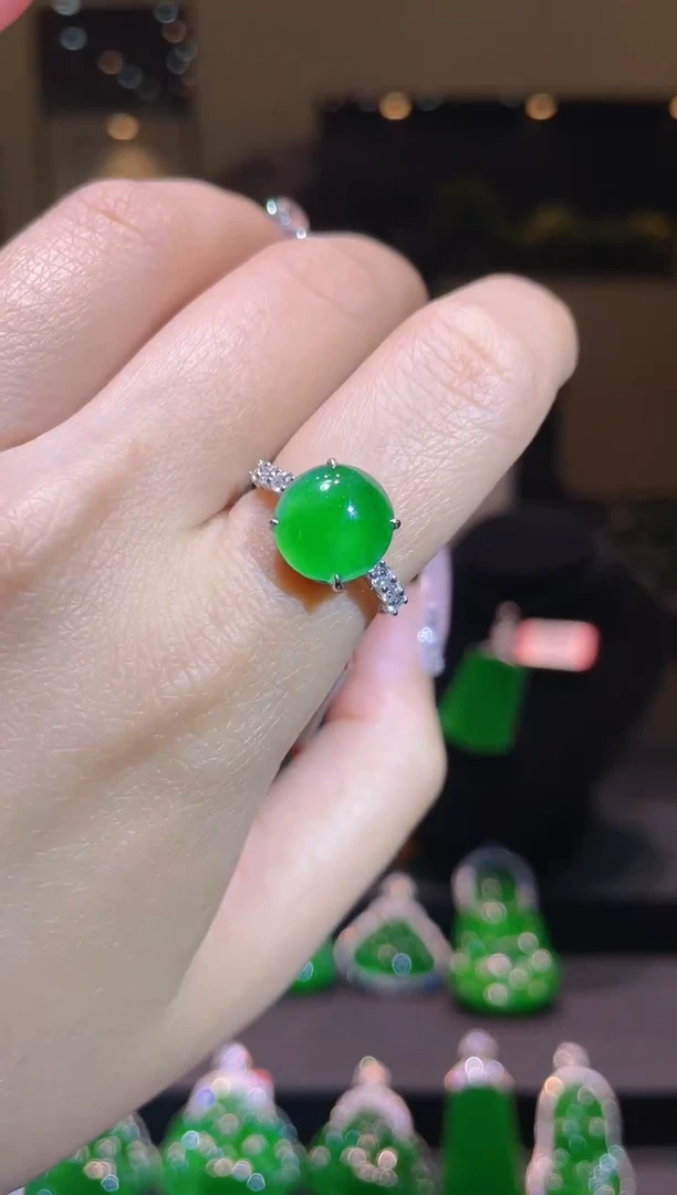 【闪购商品】翡翠吊坠(不含链)18K金镶嵌A16