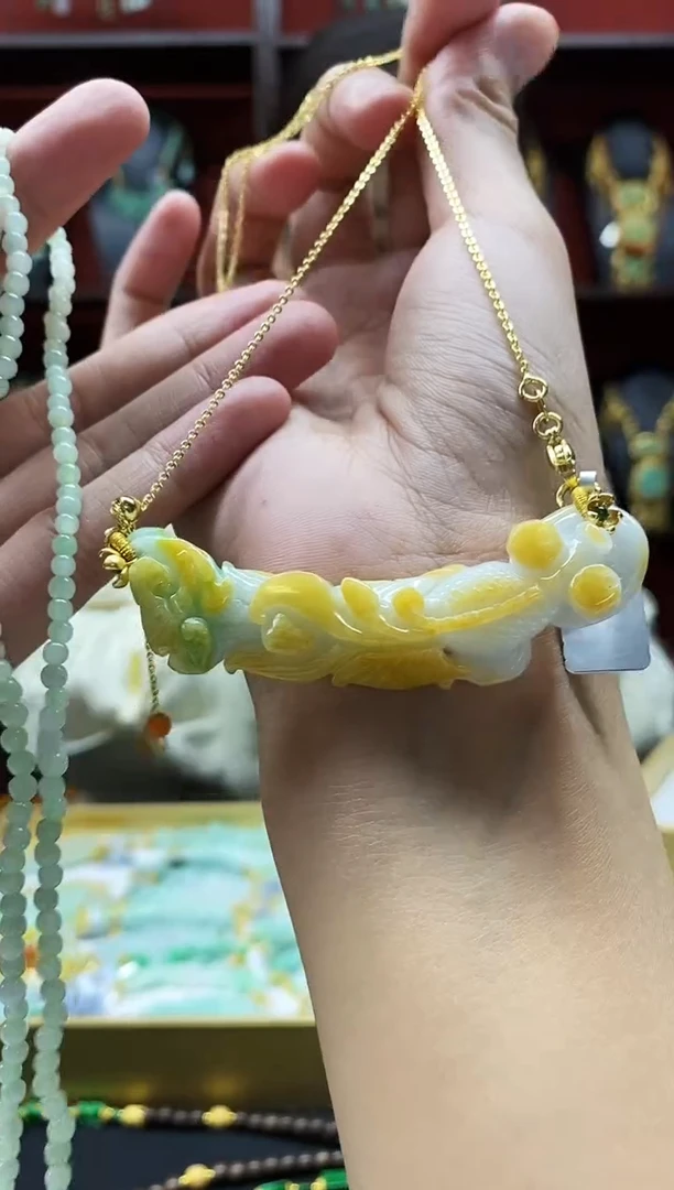 颈饰未镶嵌翡翠吊坠