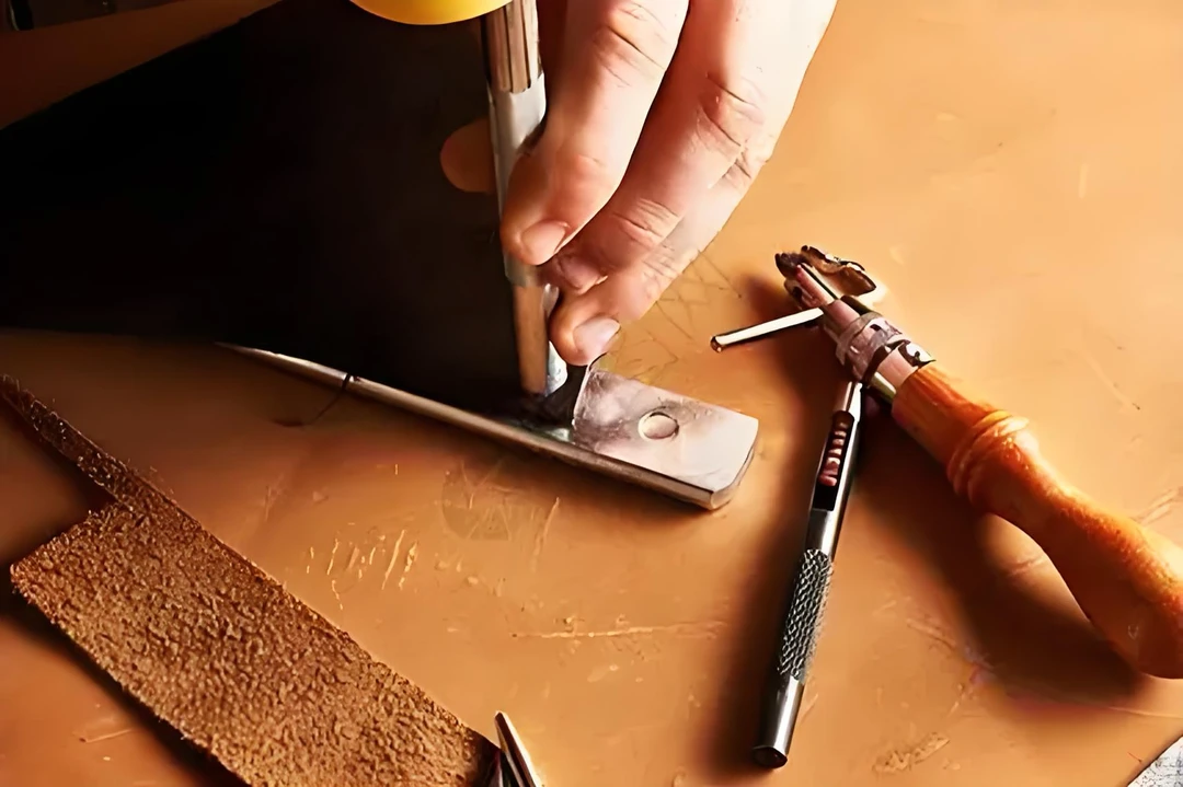 25B1真皮5715四叶草小包