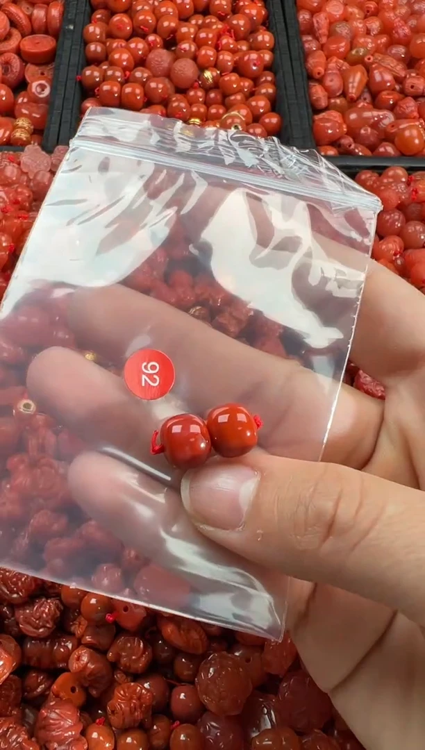 【闪购商品】南红玛瑙颈饰未镶嵌1