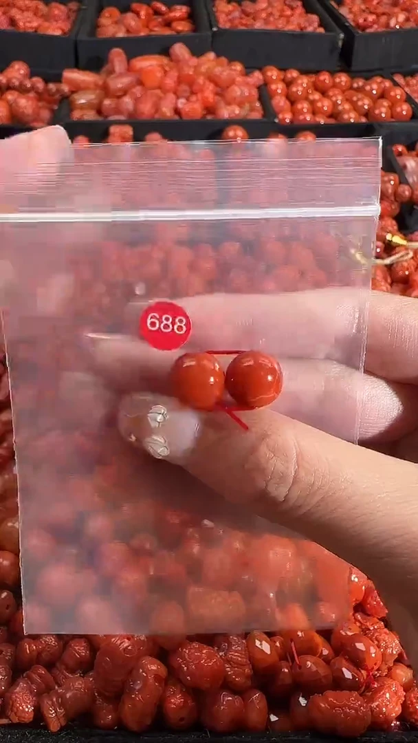 颈饰未镶嵌南红玛瑙1