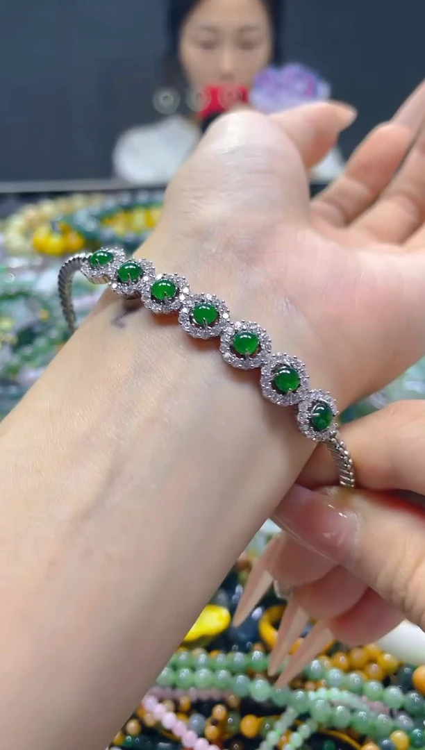 颈饰未镶嵌翡翠/T/翡翠A货，一件也是批发价