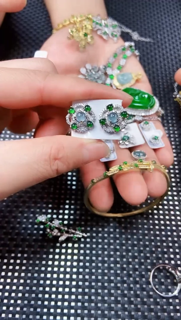 【闪购商品】翡翠耳饰未镶嵌11111111