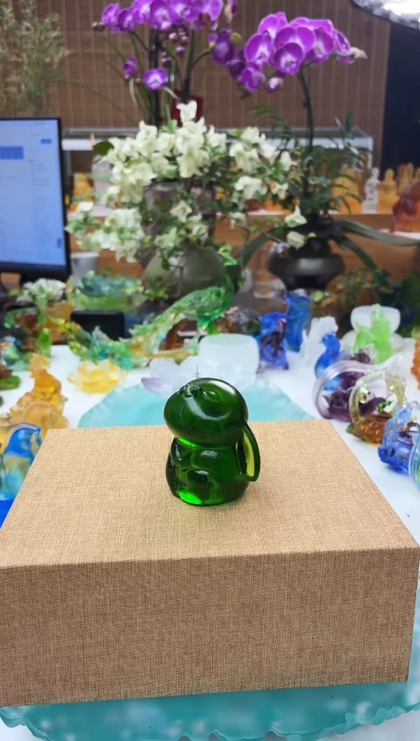 手工艺品琉璃绿色小兔子茶宠小摆件【微瑕】