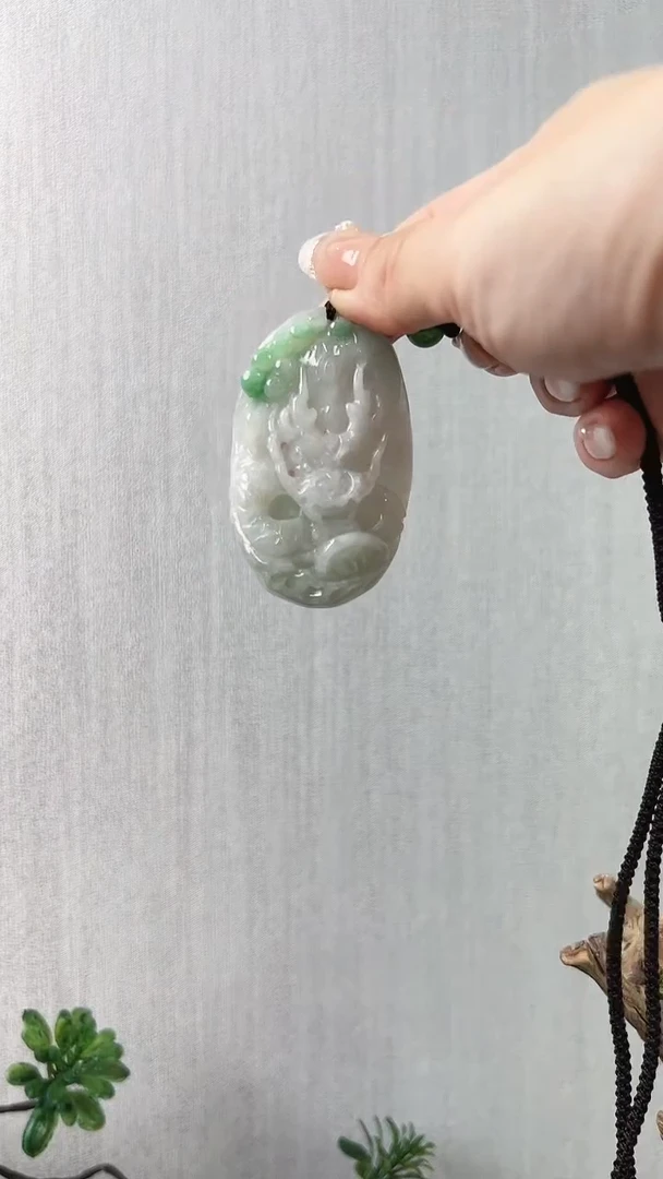 【闪购商品】翡翠颈饰未镶嵌龙