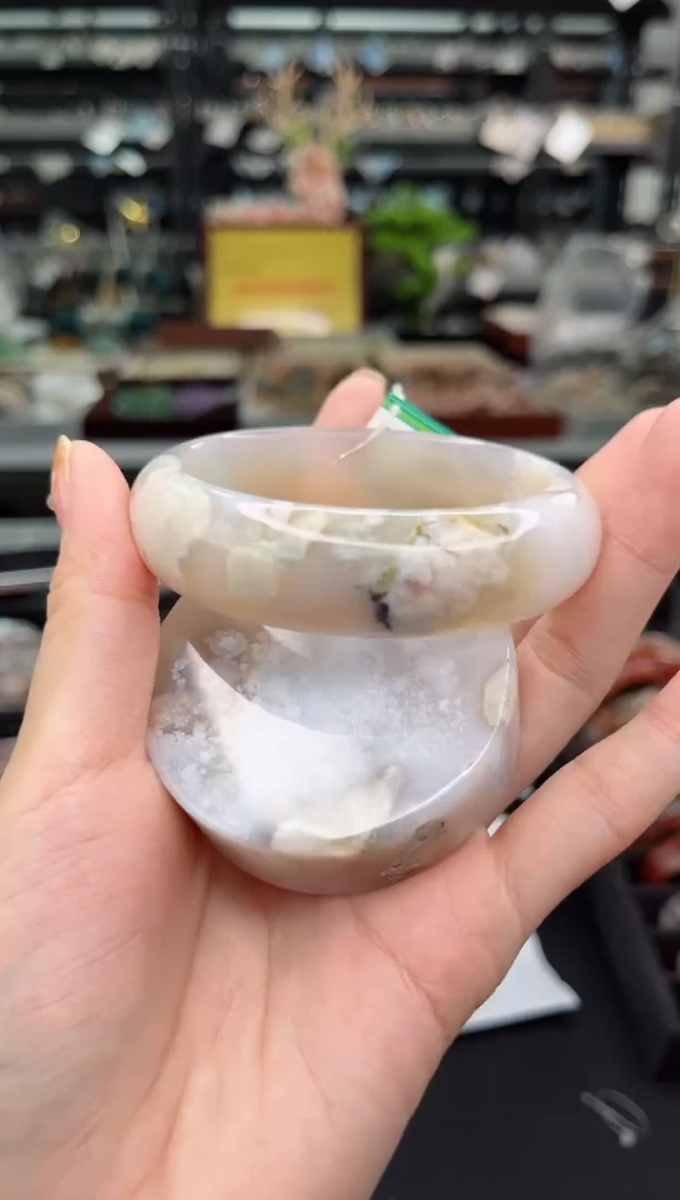 【闪购商品】石英质玉手镯未镶嵌58圈口（不退不换）1571234