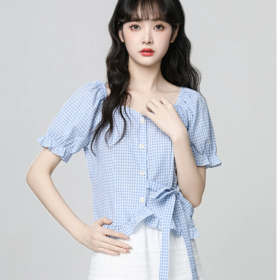 法式蓝色方领格子衬衫女夏2025夏季新款泡泡袖收腰系带衬衣短上衣