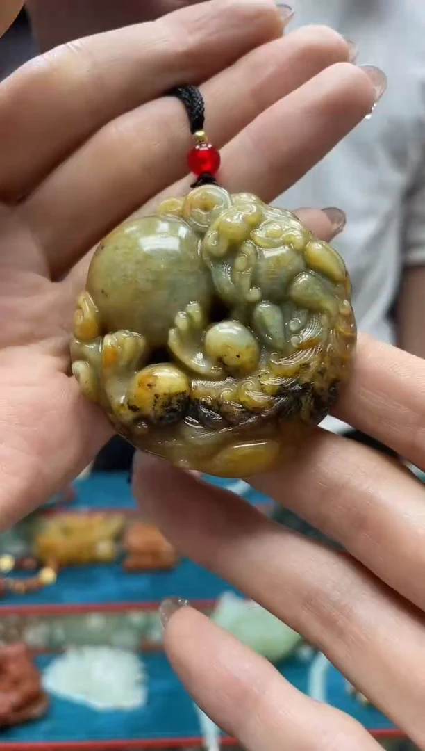 未镶嵌岫玉吊坠·