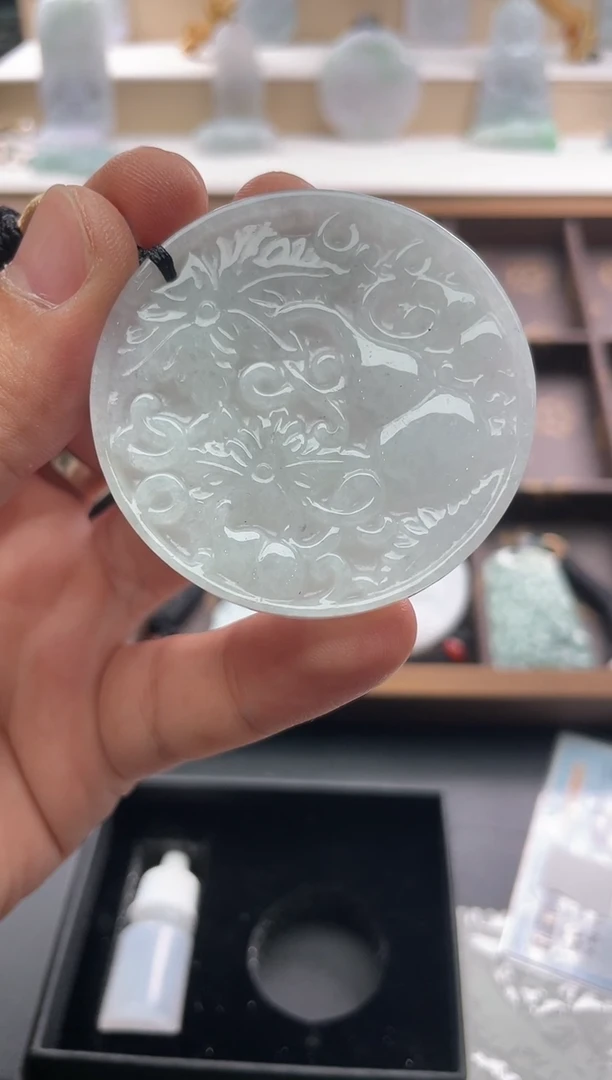 翡翠未镶嵌颈饰..../4/26/ 314
