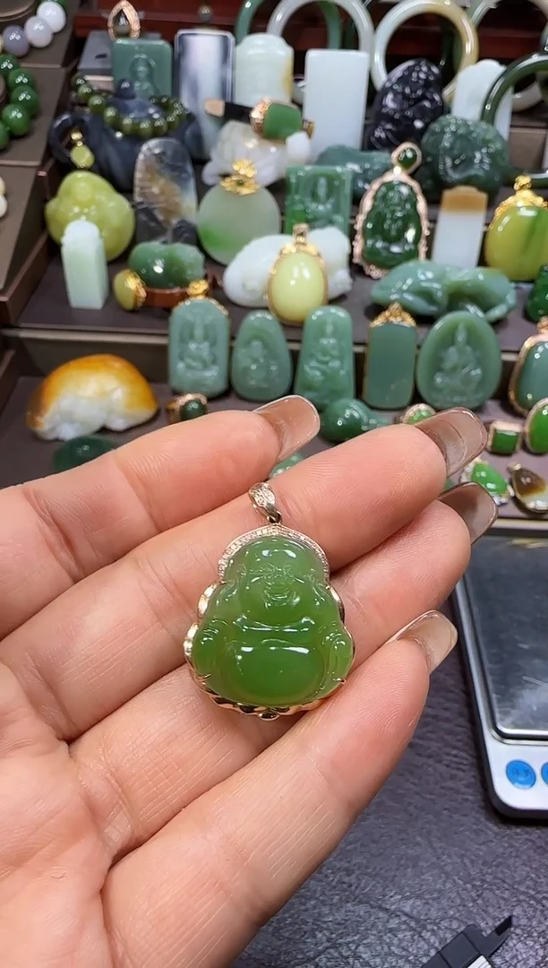 18K金镶嵌和田玉挂件蔷**?【宏1217】37