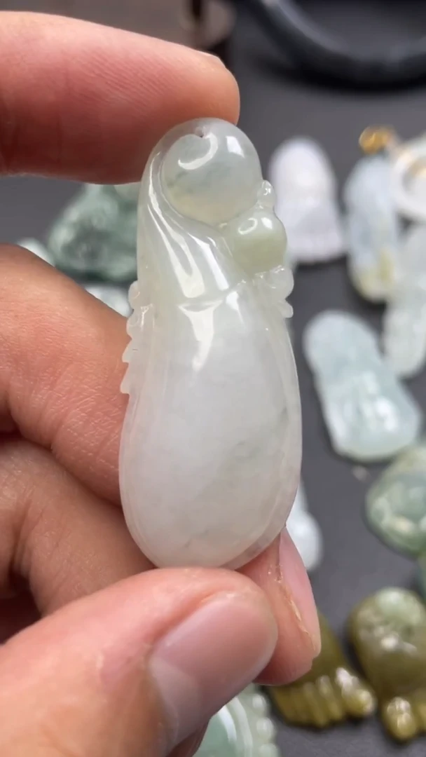 吊坠(不含链)未镶嵌翡翠纯天然A货翡翠