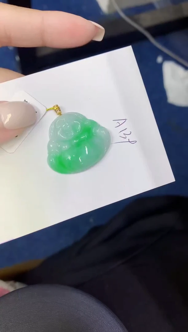 颈饰18K金镶嵌翡翠缅甸天然翡翠A货