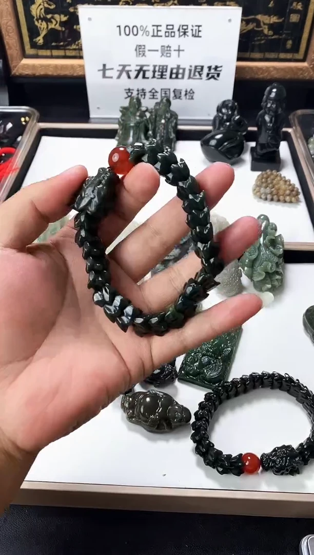 颈饰未镶嵌和田玉1