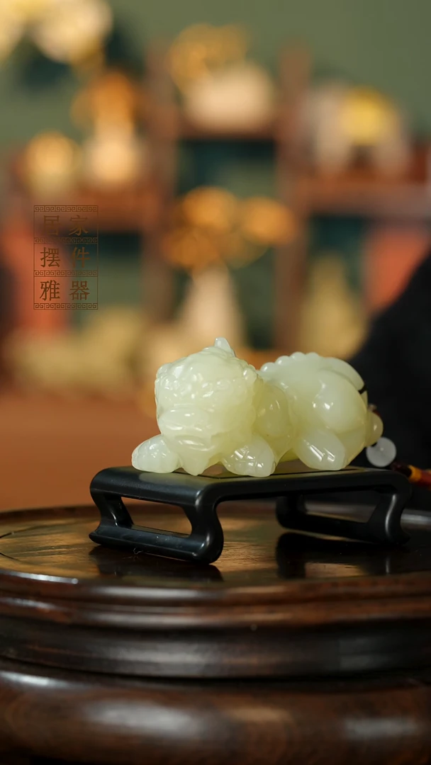 玉《纳福貔貅》摆件