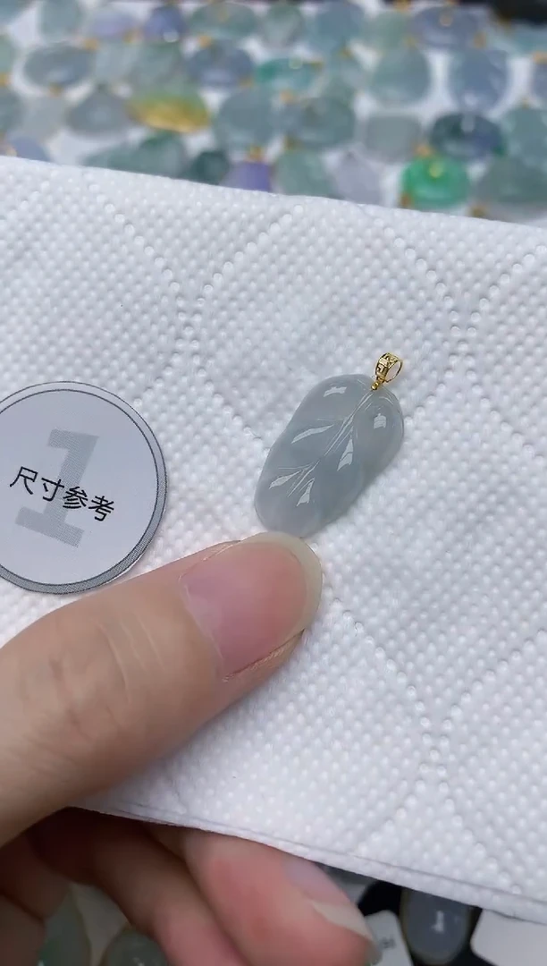 翡翠18K金镶嵌颈饰天然A货翡翠