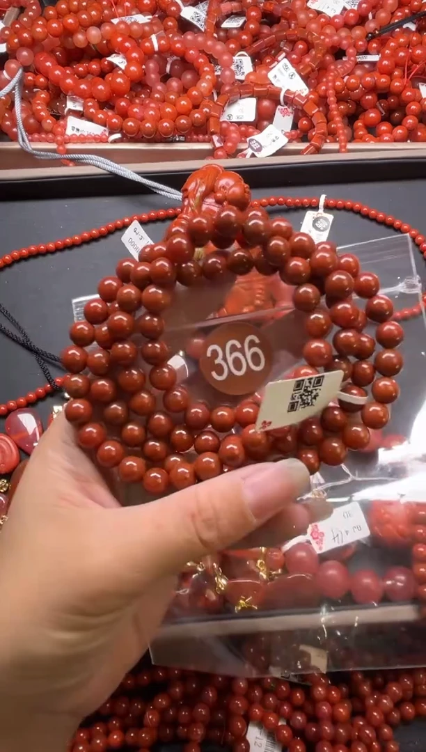 南红玛瑙未镶嵌珠宝奇石366-7
