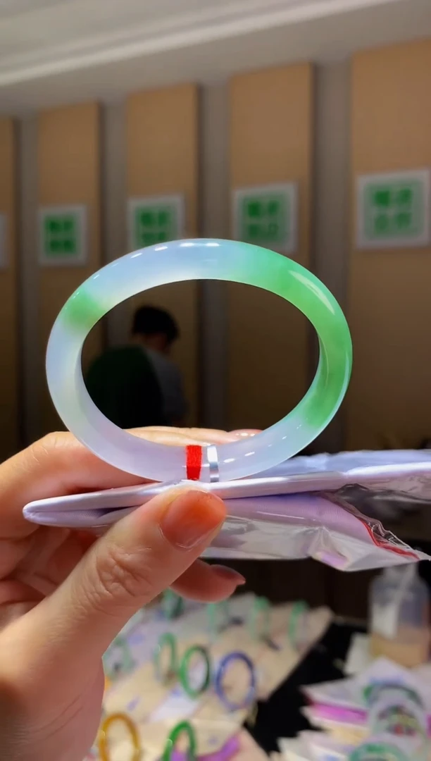 未镶嵌手镯翡翠-C40 圈口 49全款8.5万 定金2万