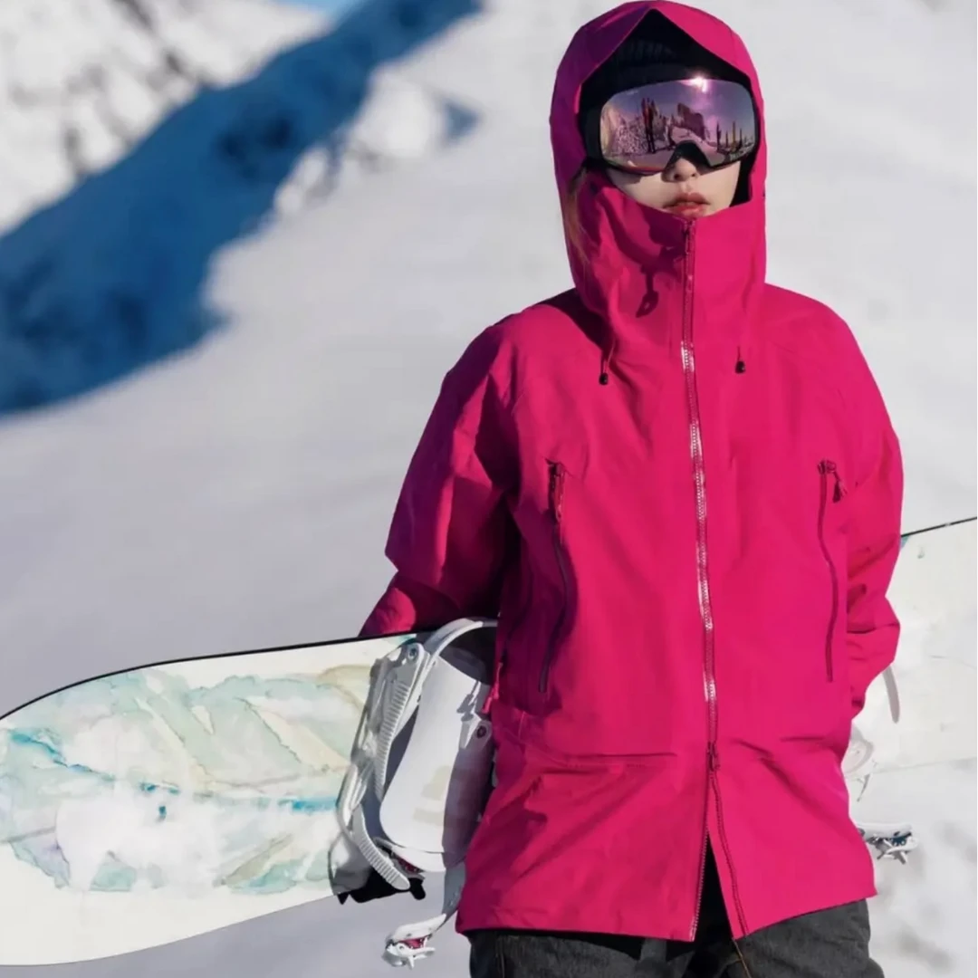 男女情侣同款户外运动登山服防风防水软壳冲锋衣连帽夹克