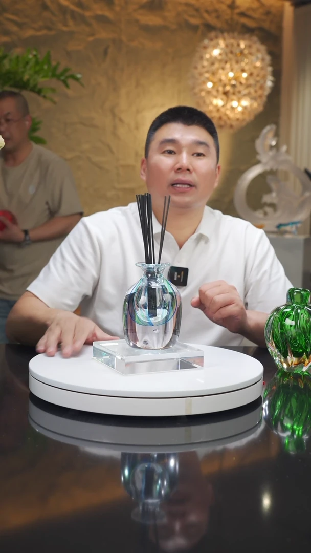 瓷片福利蓝色香薰瓶