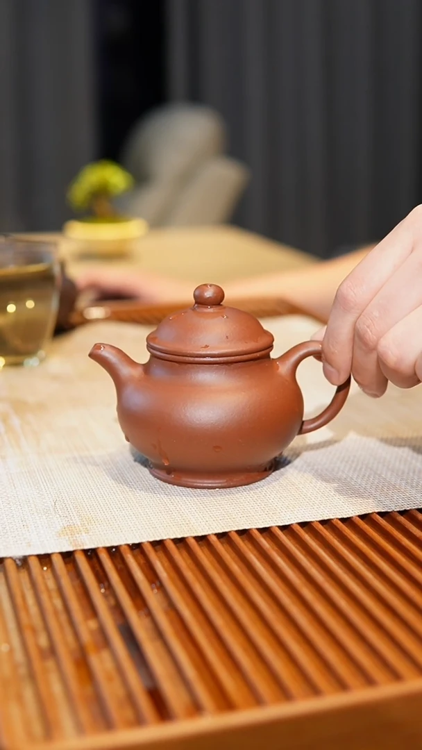 茶壶紫砂红皮龙潘壶，200cc