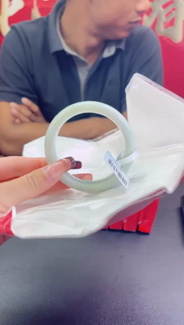 【闪购商品】翡翠手镯未镶嵌翡翠手镯（微瑕）7