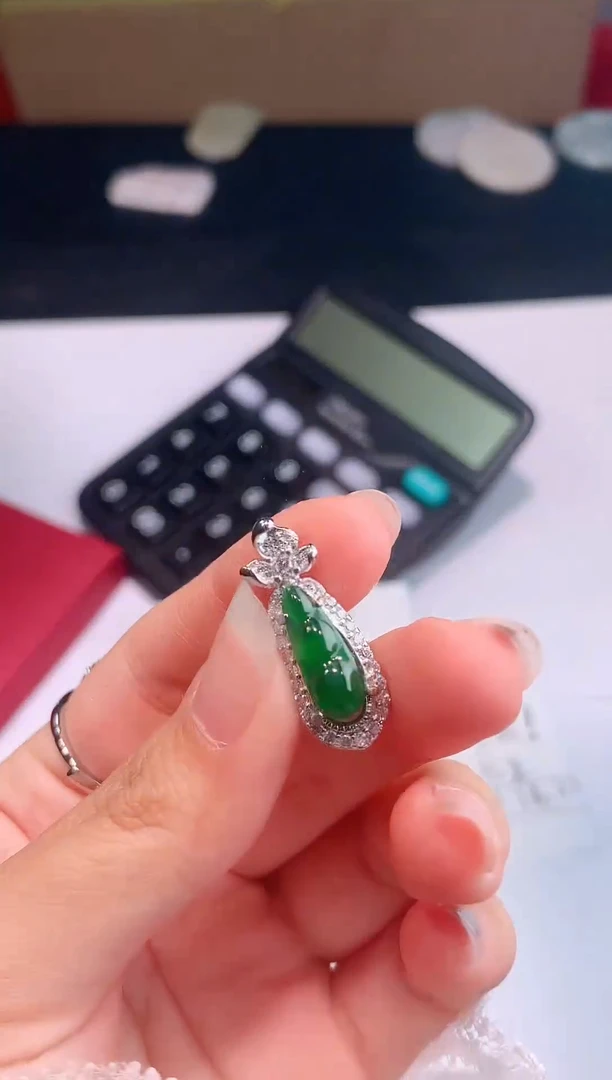 颈饰未镶嵌翡翠0芹0翡翠珠宝730