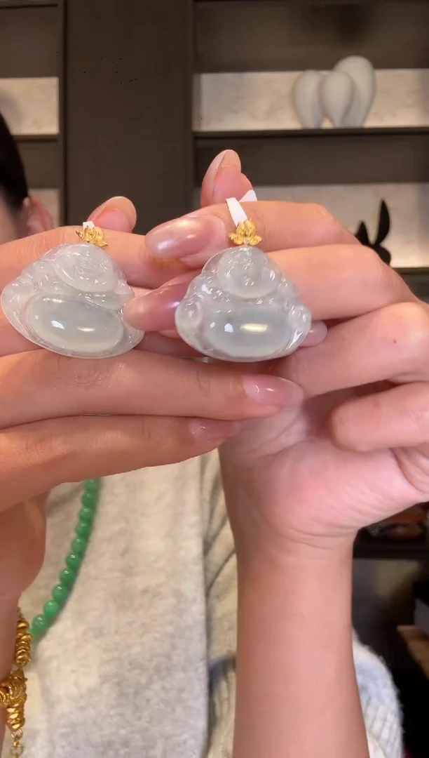 颈饰18K金镶嵌翡翠81多样性发其一