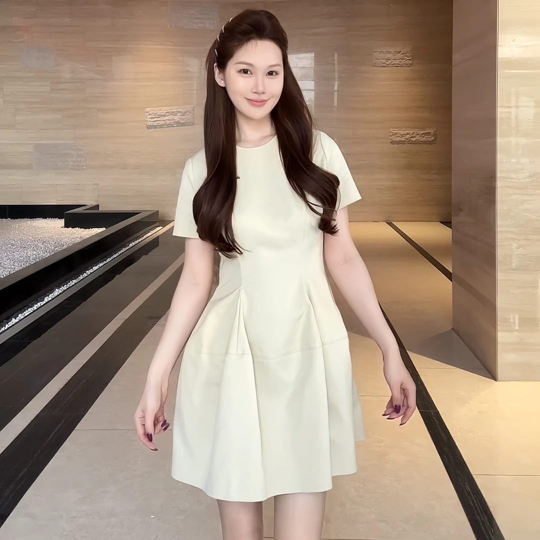 姜穹JIANGQIONG2025夏季新款时尚通勤短袖圆领修身花苞短连衣裙
