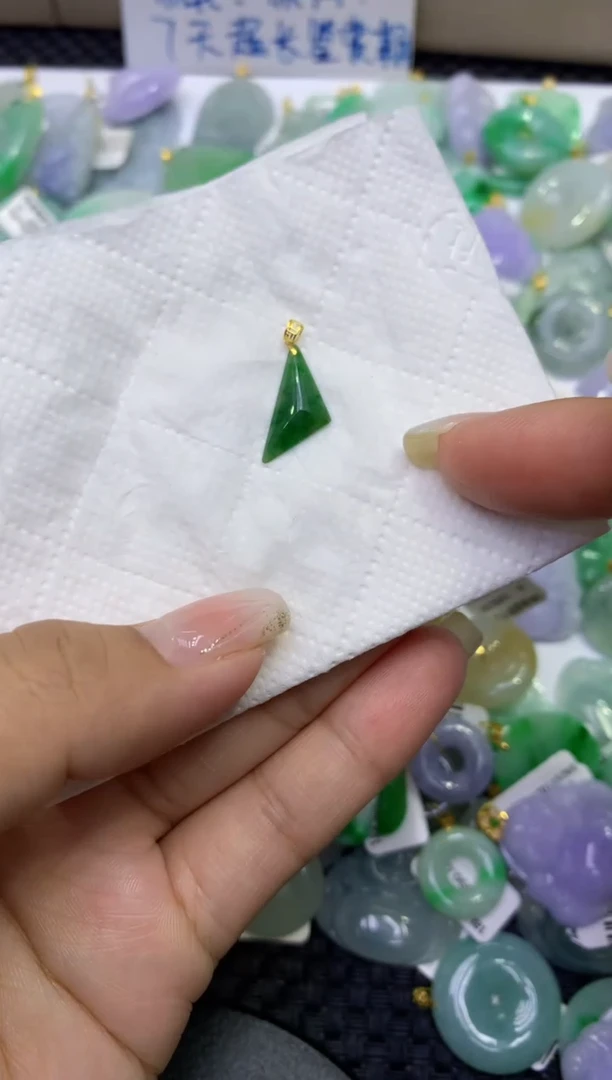 颈饰未镶嵌翡翠天然缅甸A货翡翠