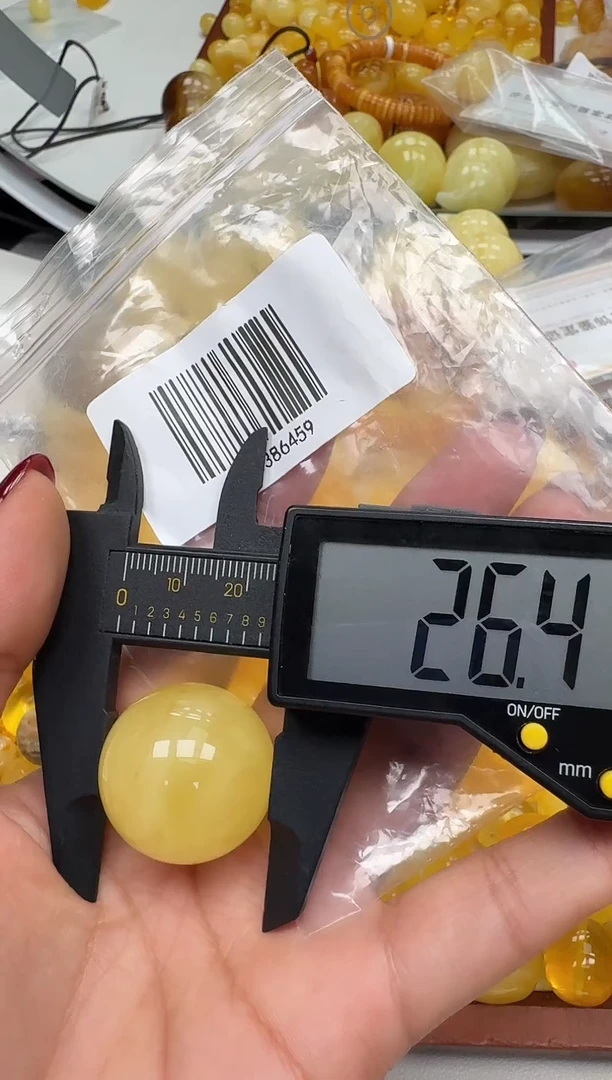 裸石琥珀未镶嵌如图