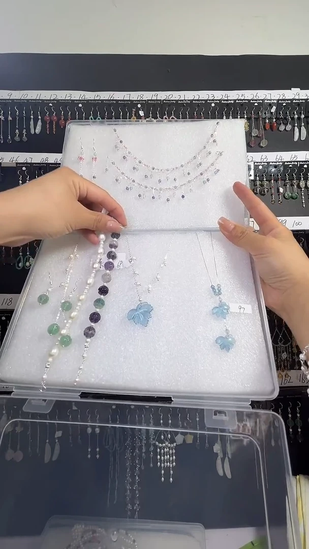 翡翠未镶嵌耳饰乐以