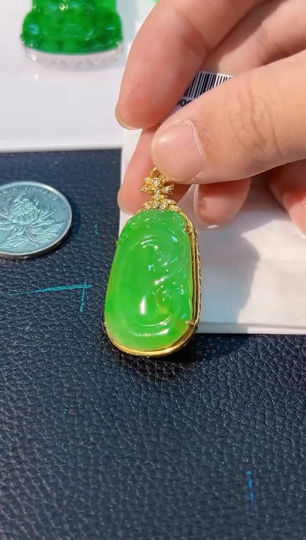 颈饰18K金镶嵌翡翠 缅料A货/支持复检/一件