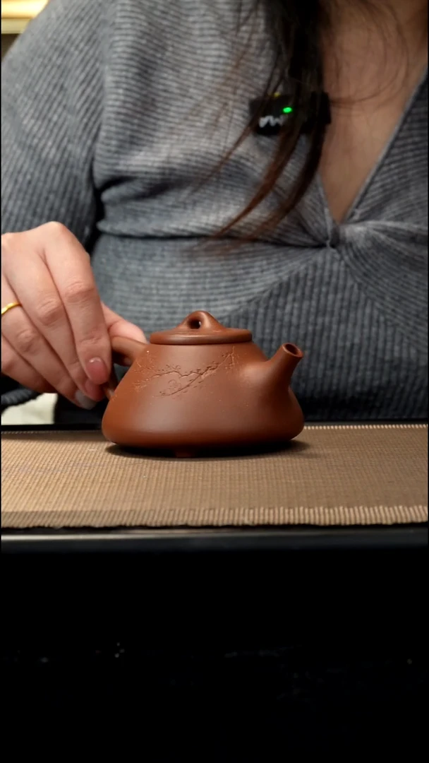 紫砂茶盏黄降坡刻绘子冶200CC