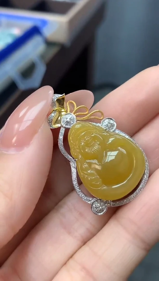 颈饰18K金镶嵌翡翠翡翠