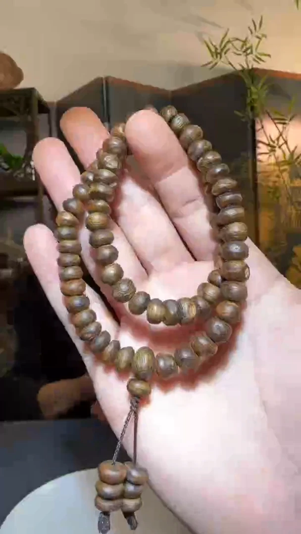 【闪购商品】沉香手串双圈乌身虫漏浮0.8/14g多样性发一条