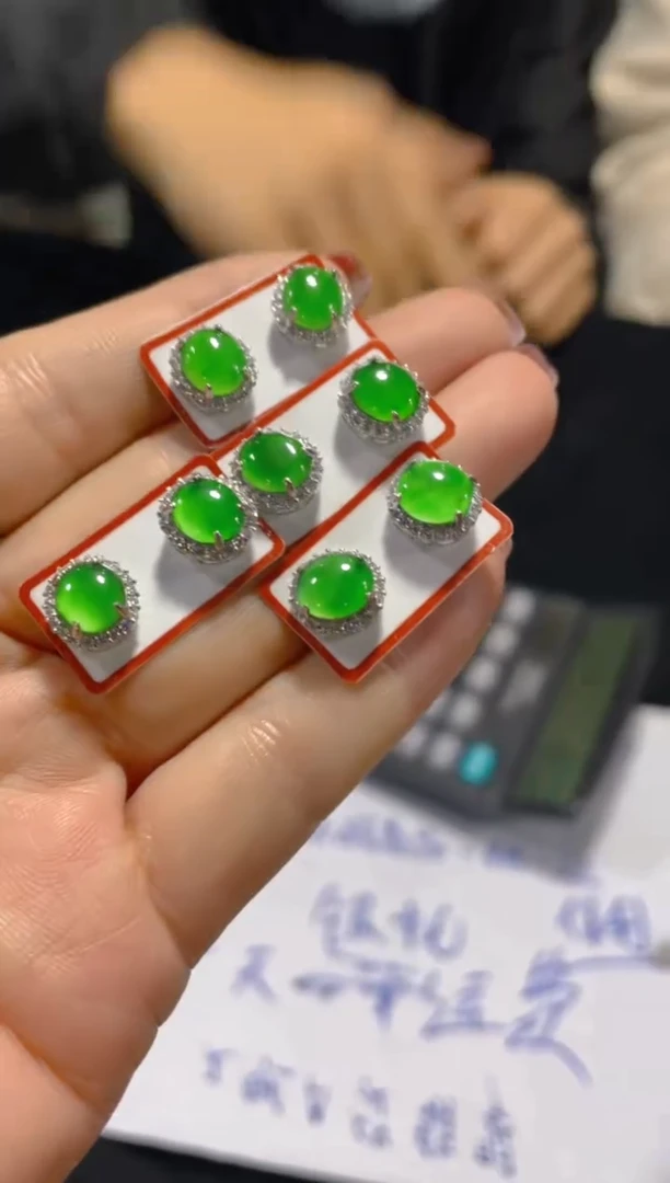 【闪购商品】翡翠耳饰未镶嵌天然A货翡翠多样性发货拍一发一