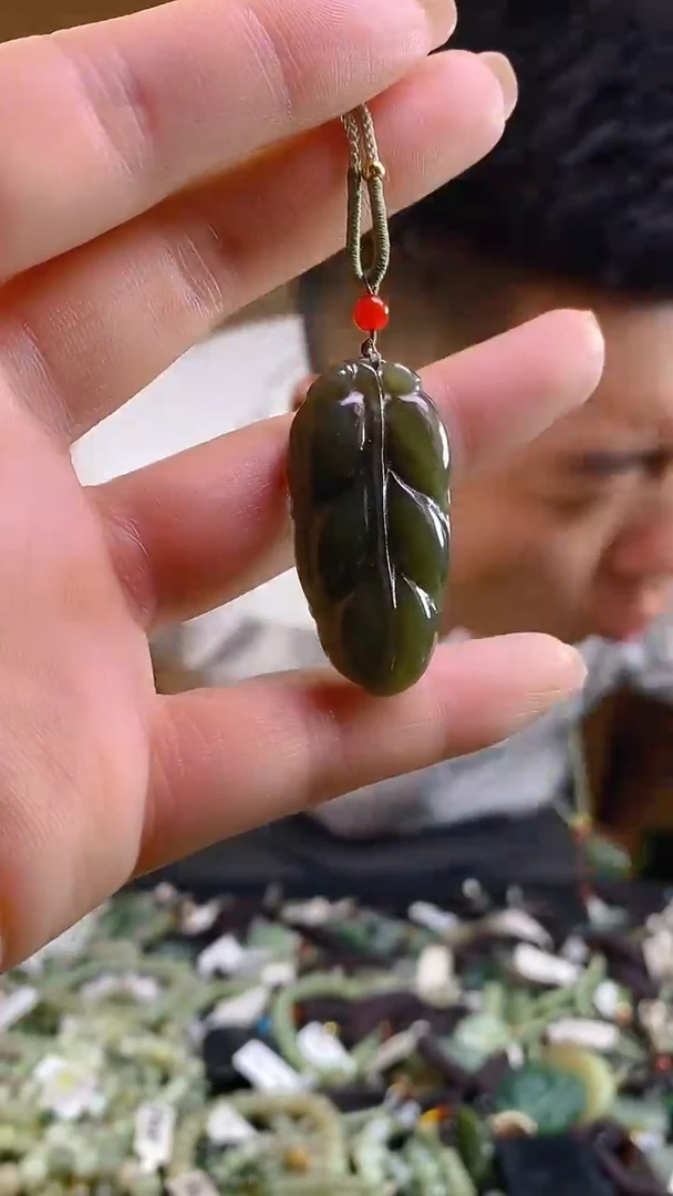 和田玉未镶嵌颈饰多样性发货，拍一发一