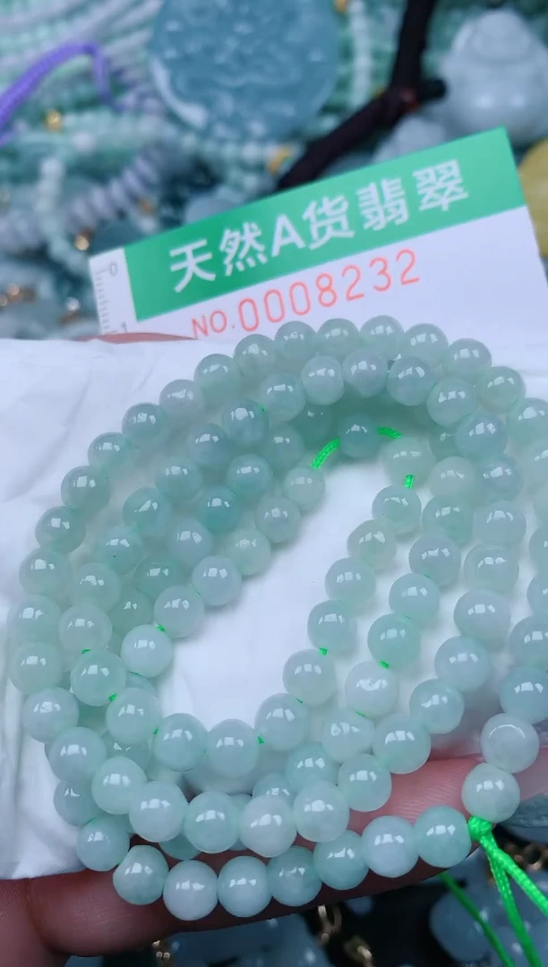 翡翠未镶嵌颈饰.0008232多样性发其中之一