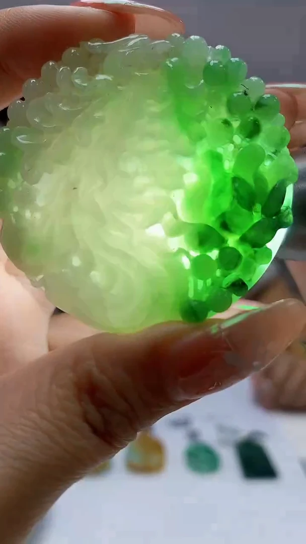 【闪购商品】定制翡翠未镶嵌4688DD-毛货挂件